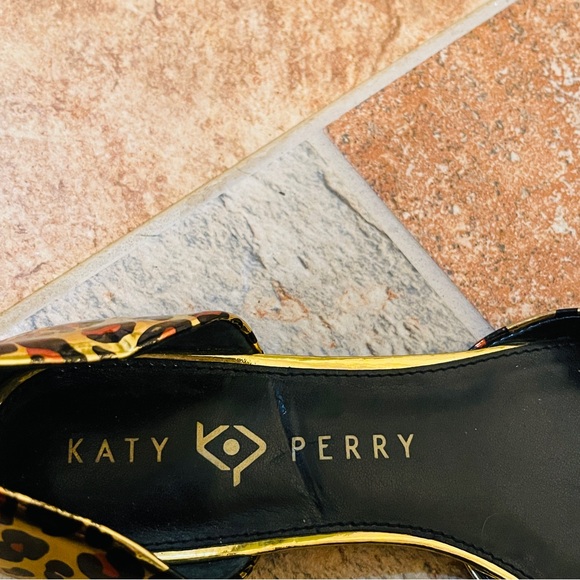 🐆Fabulous Gold Metallic Leopard Katy Perry D’Orsay Style Flats! - Picture 12 of 13